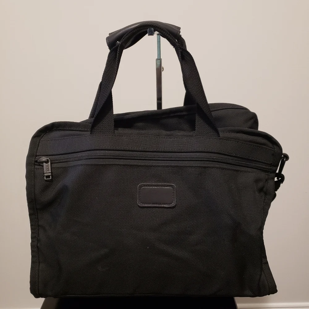 Tumi‎ Nylon Messenger Bag With Shoulder Strap Color Black